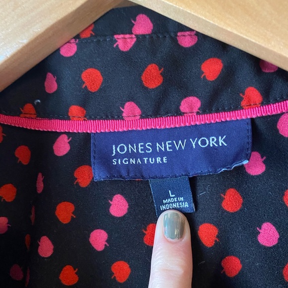 Jones New York Blouse Button Top Apples Black Large - Picture 4 of 8